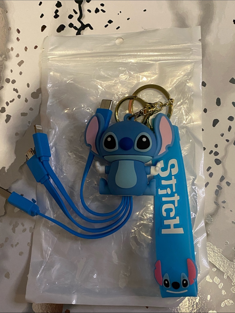 NWOT stitch multi charger